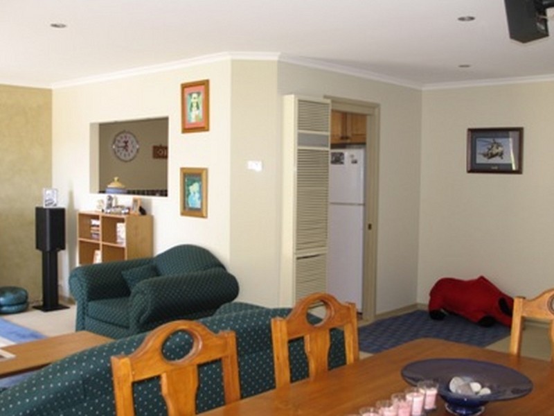 4/8 Kenny Place, Queanbeyan NSW 2620