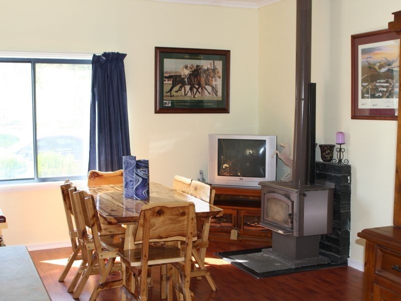 30 Kurrajong Street, Captains Flat NSW 2623