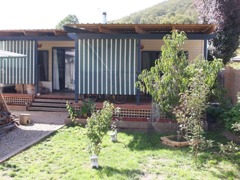 30 Kurrajong Street, Captains Flat NSW 2623