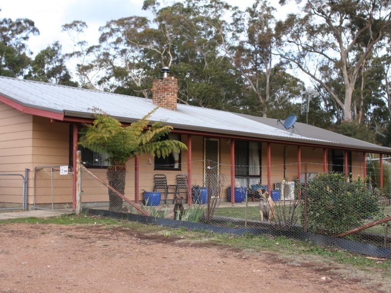 80 Harrolds Cross Road, Captains Flat NSW 2623