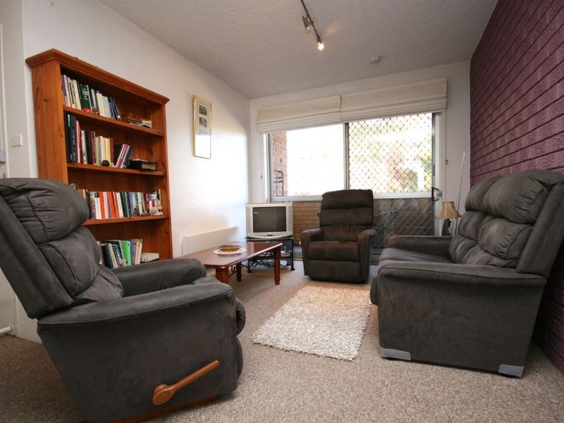 1/30 Trinculo Place, Queanbeyan NSW 2620