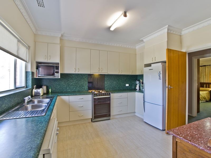 2 Atholbar Way, Queanbeyan NSW 2620
