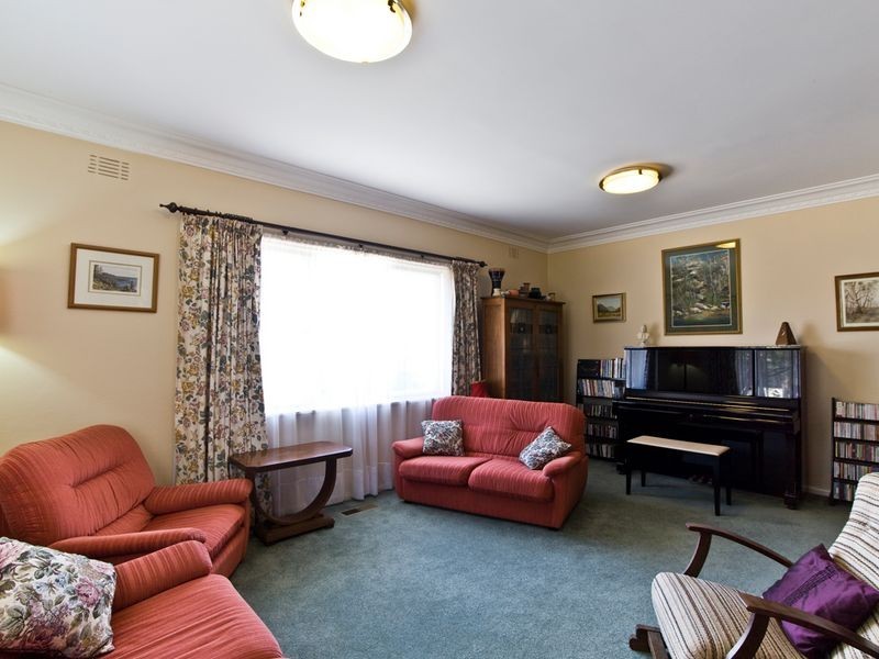 2 Atholbar Way, Queanbeyan NSW 2620