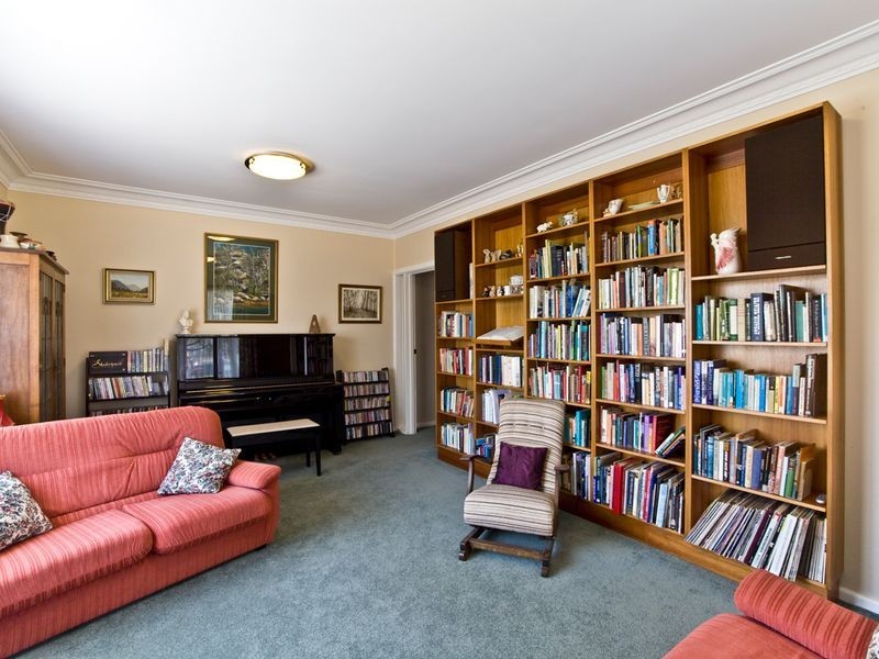 2 Atholbar Way, Queanbeyan NSW 2620