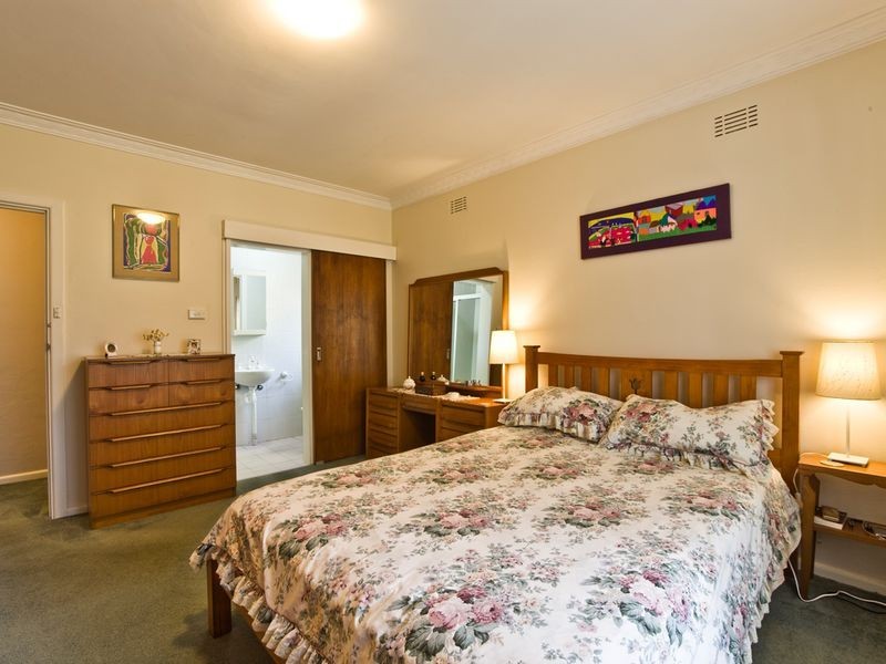 2 Atholbar Way, Queanbeyan NSW 2620