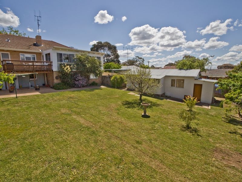 2 Atholbar Way, Queanbeyan NSW 2620