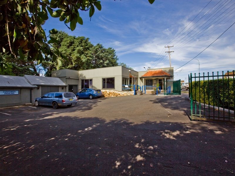 93 Uriarra Road, Queanbeyan NSW 2620