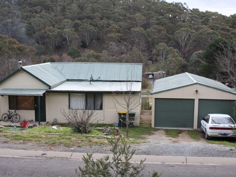 23 Schardt Street, Captains Flat NSW 2623