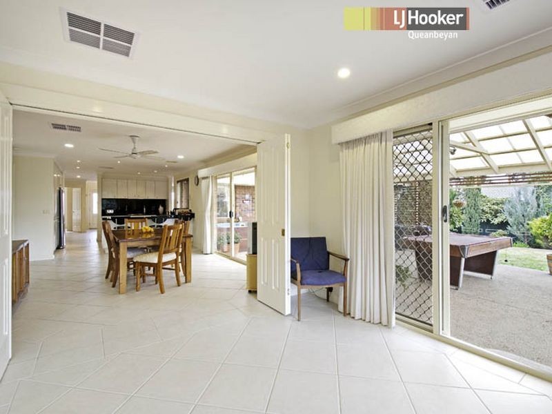 15 Halloran Drive, Jerrabomberra NSW 2619