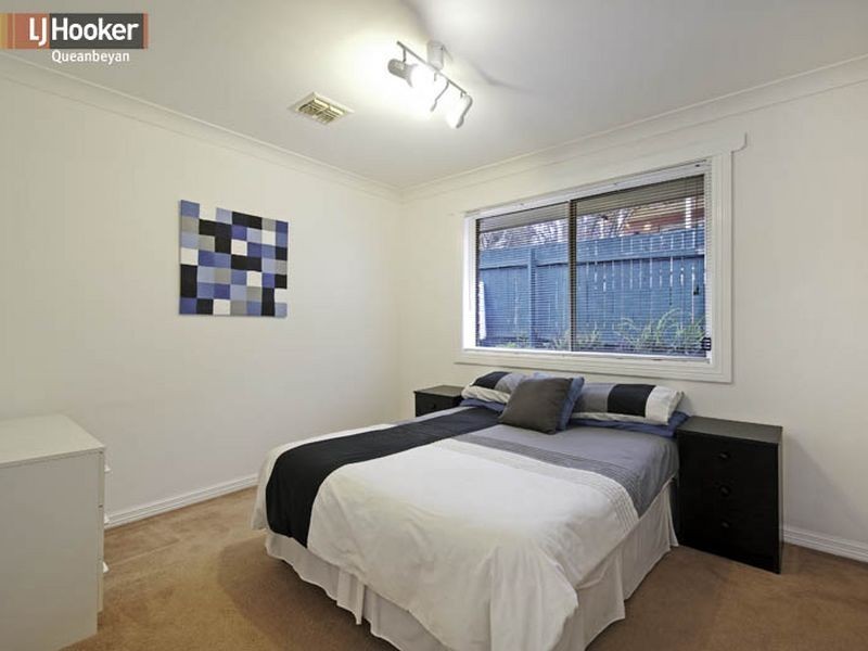 15 Halloran Drive, Jerrabomberra NSW 2619