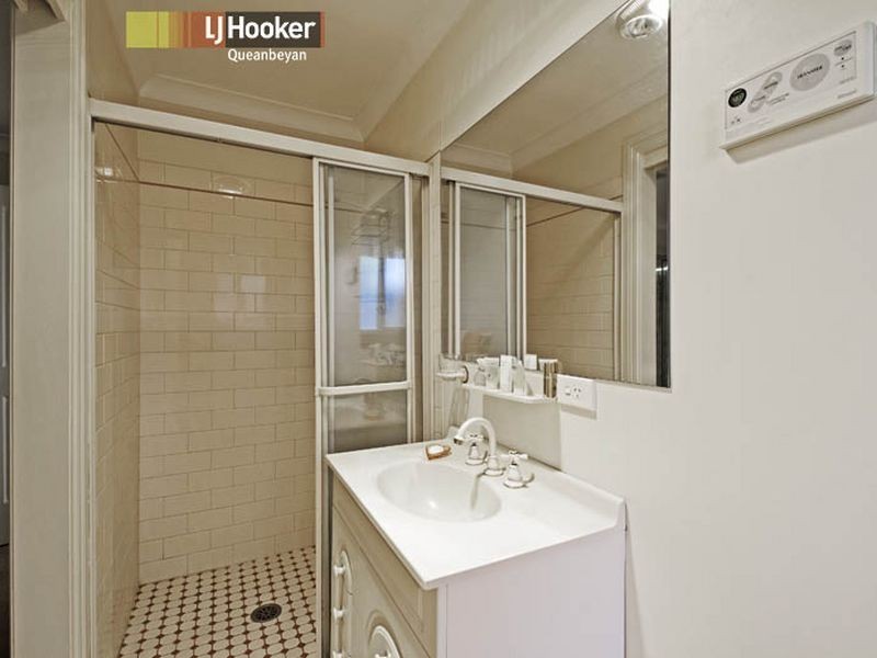 15 Halloran Drive, Jerrabomberra NSW 2619