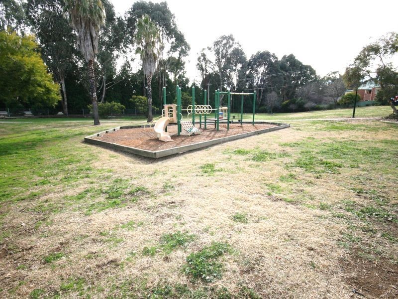 14/10 MacQuoid Street, Queanbeyan NSW 2620