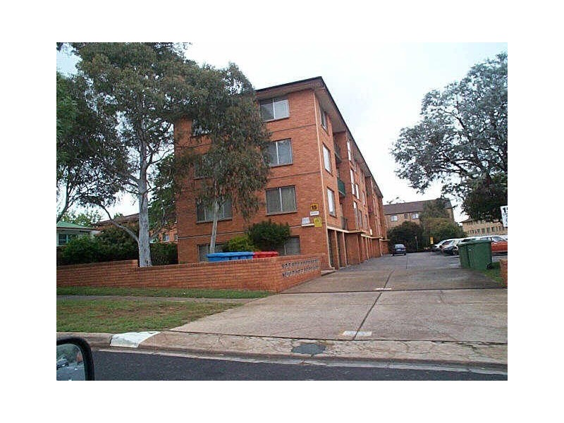 15 Crest Road, Queanbeyan NSW 2620