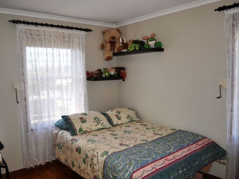 4 Jarrah Street, Queanbeyan NSW 2620