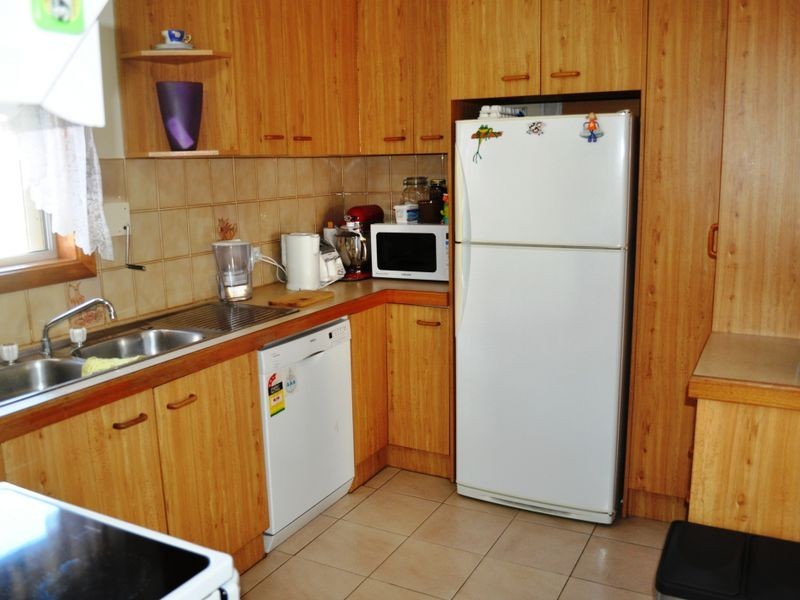 4 Jarrah Street, Queanbeyan NSW 2620