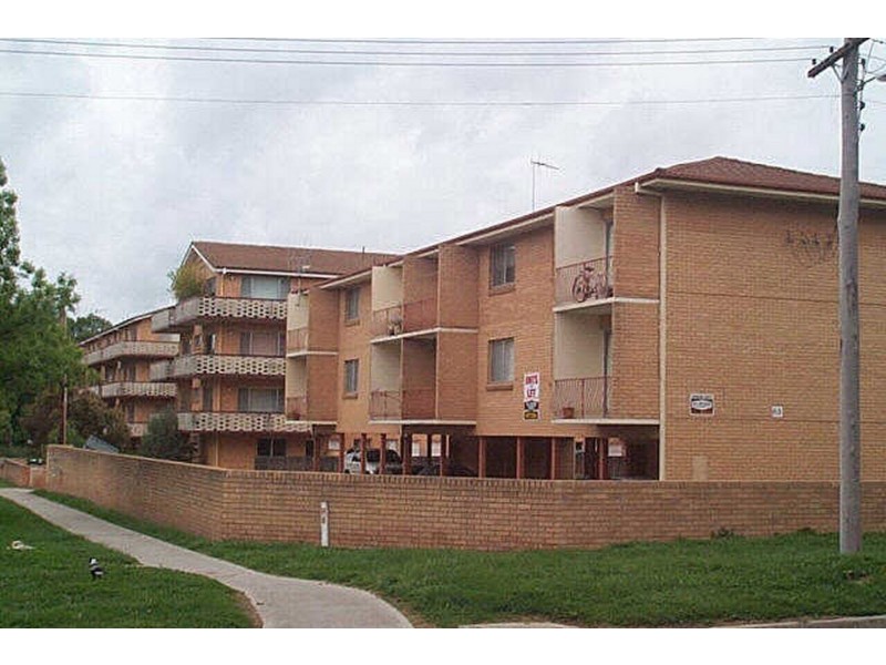 7/63 Molonglo Street, Queanbeyan NSW 2620
