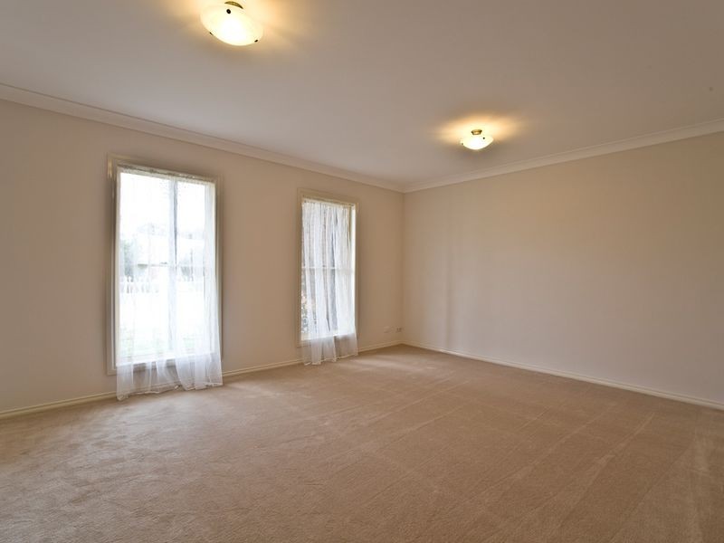 8/44 Carrington Street, Queanbeyan NSW 2620