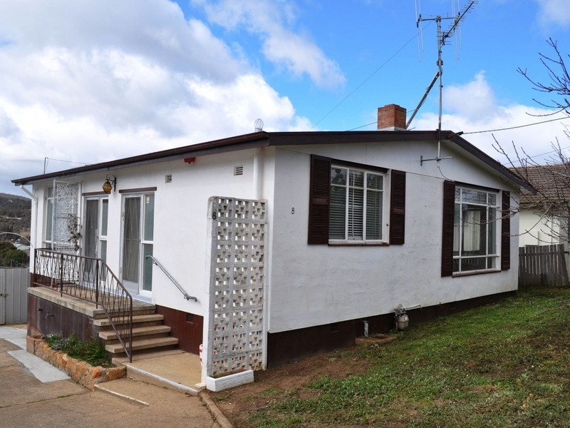 8 Atholbar Way, Queanbeyan NSW 2620