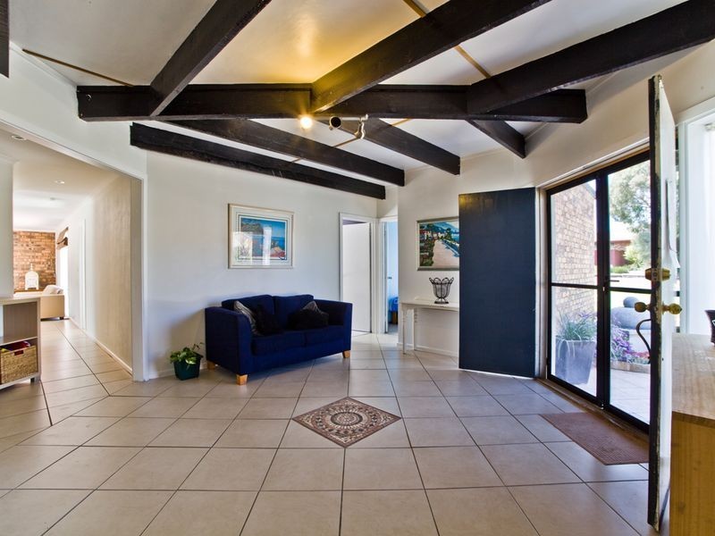 32 Walker Crescent, Jerrabomberra NSW 2619