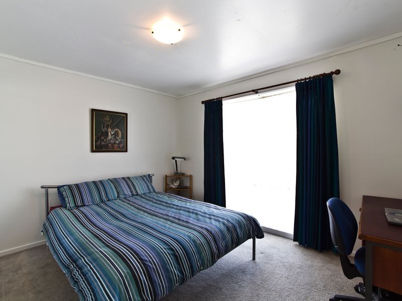 32 Walker Crescent, Jerrabomberra NSW 2619