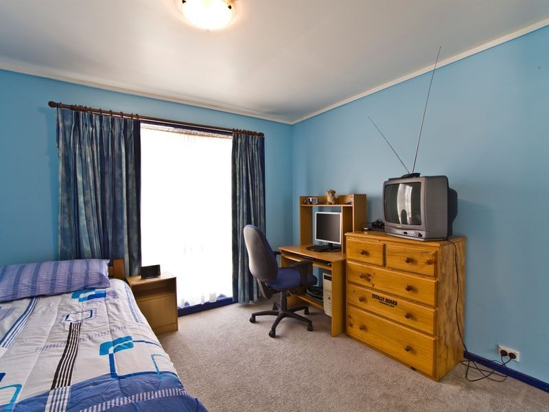 32 Walker Crescent, Jerrabomberra NSW 2619