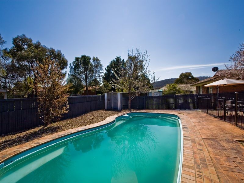 32 Walker Crescent, Jerrabomberra NSW 2619