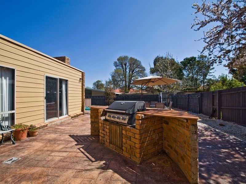 32 Walker Crescent, Jerrabomberra NSW 2619