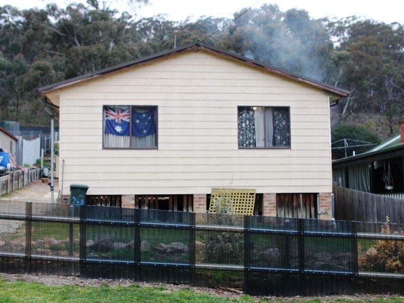 268 Foxlow Street, Captains Flat NSW 2623