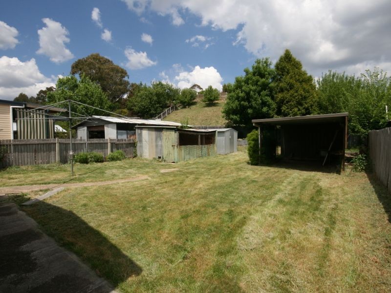 28 Kurrajong Street, Captains Flat NSW 2623