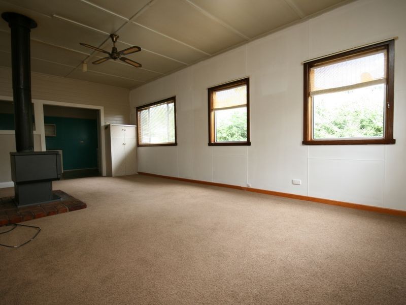 28 Kurrajong Street, Captains Flat NSW 2623