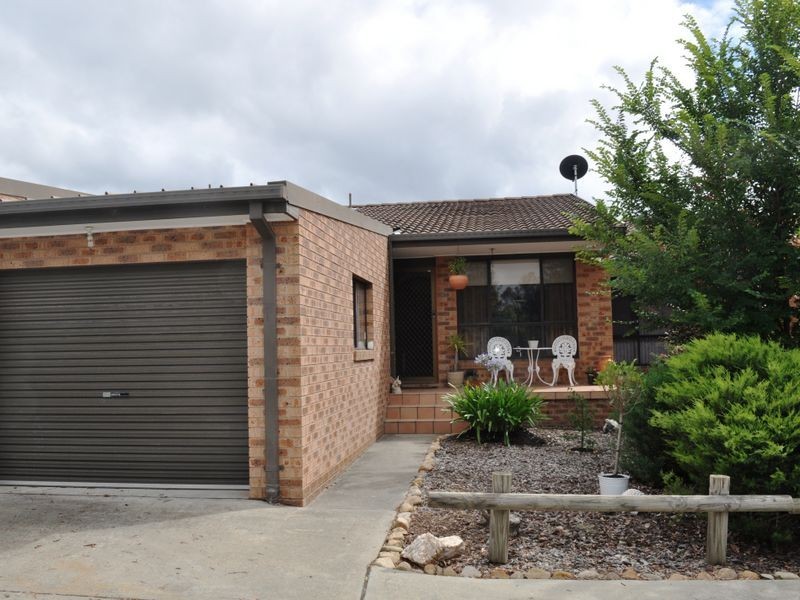 7/24 Carrington Street, Queanbeyan NSW 2620