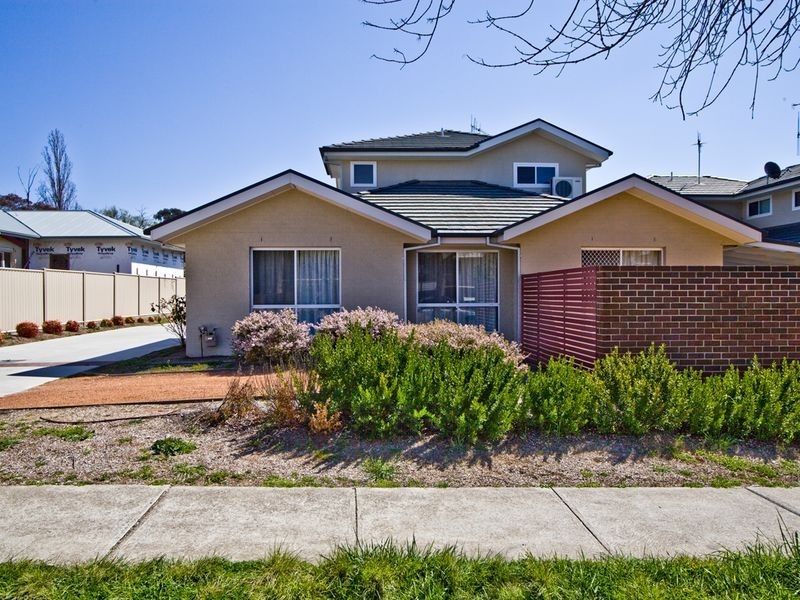 1/23 Donald Road, Queanbeyan NSW 2620