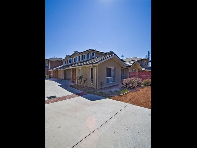 1/23 Donald Road, Queanbeyan NSW 2620
