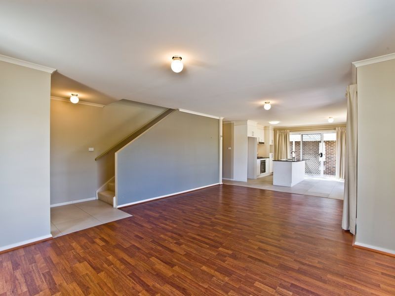 1/23 Donald Road, Queanbeyan NSW 2620