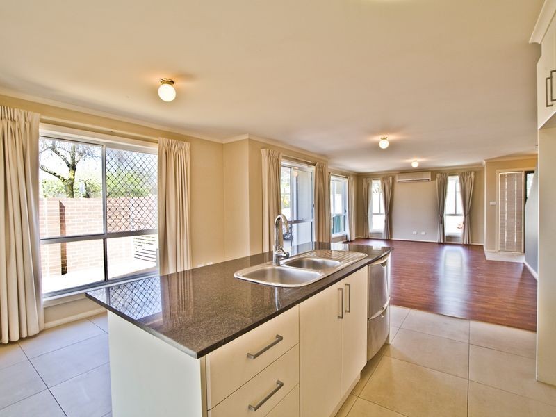1/23 Donald Road, Queanbeyan NSW 2620