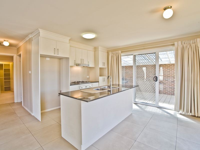 1/23 Donald Road, Queanbeyan NSW 2620