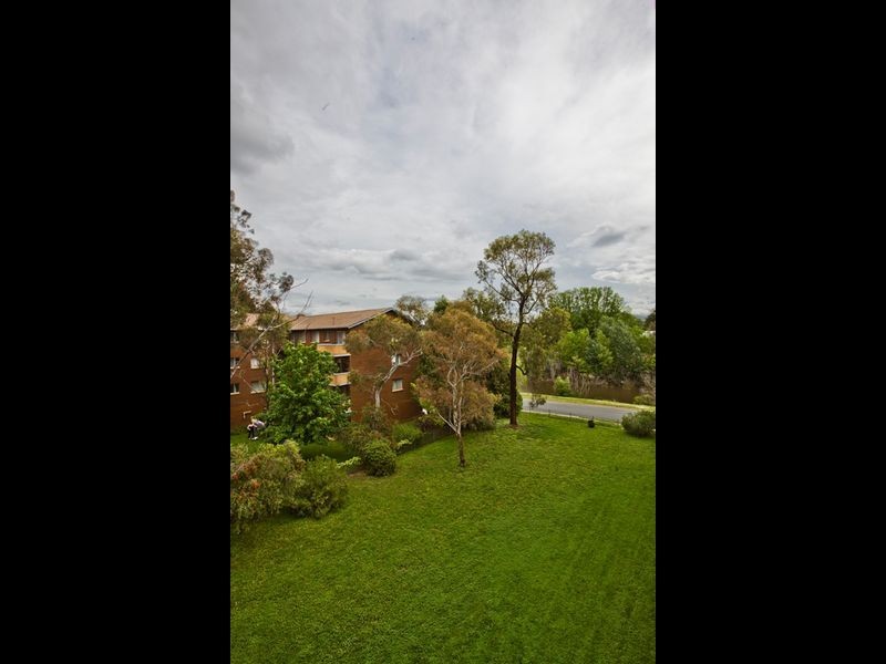 12/30 Trinculo Place, Queanbeyan NSW 2620