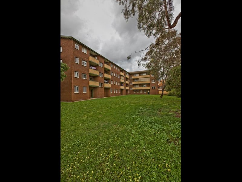 12/30 Trinculo Place, Queanbeyan NSW 2620