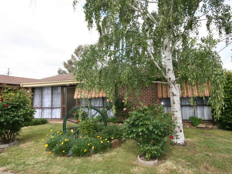1/70 Henderson Road, Queanbeyan NSW 2620