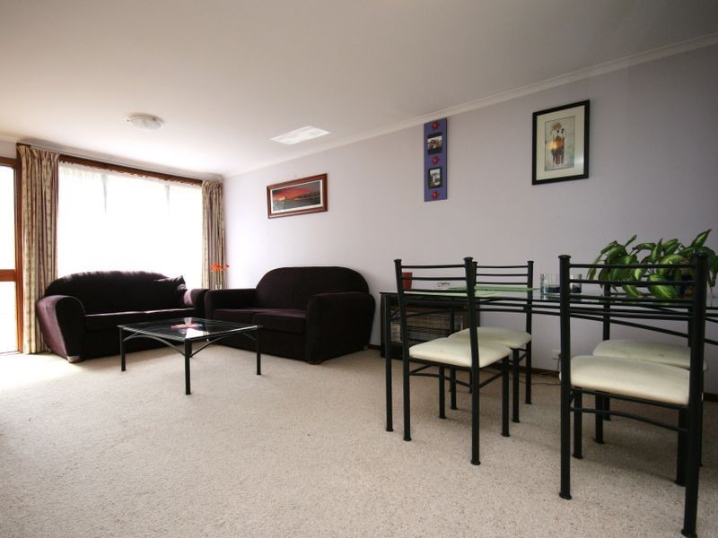 1/70 Henderson Road, Queanbeyan NSW 2620