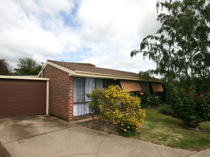 1/70 Henderson Road, Queanbeyan NSW 2620