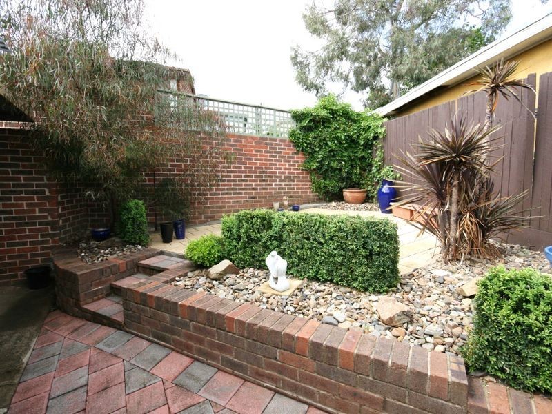 1/70 Henderson Road, Queanbeyan NSW 2620