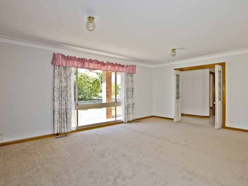 4 Russell Place, Queanbeyan NSW 2620