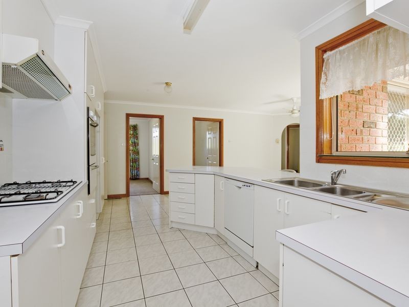 4 Russell Place, Queanbeyan NSW 2620