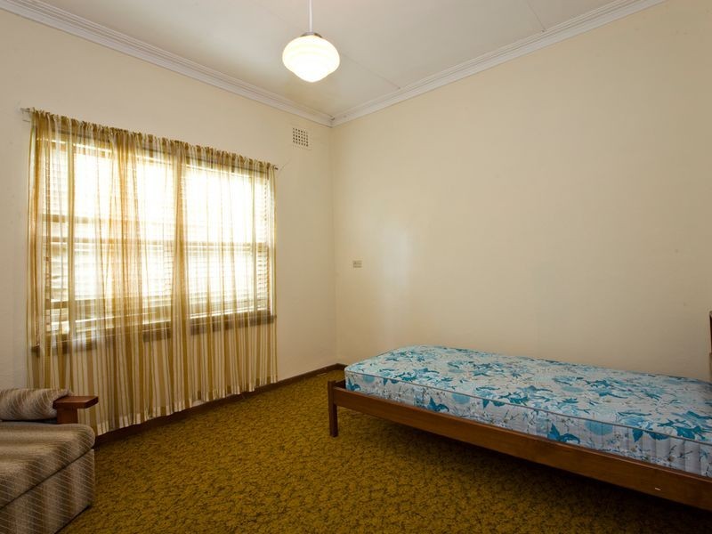 17 Hayes Street, Queanbeyan NSW 2620