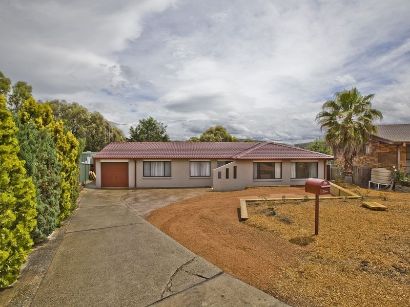 16 Fitzgibbon Place, Queanbeyan NSW 2620