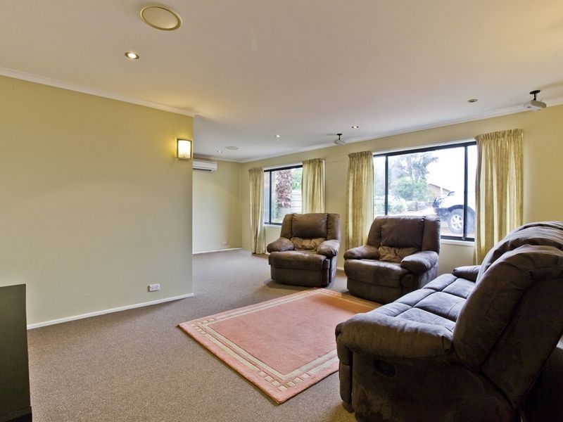 16 Fitzgibbon Place, Queanbeyan NSW 2620