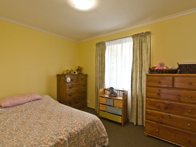 16 Fitzgibbon Place, Queanbeyan NSW 2620