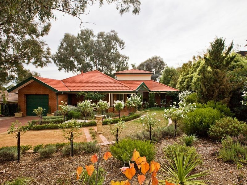10 Kinlyside Avenue, Jerrabomberra NSW 2619