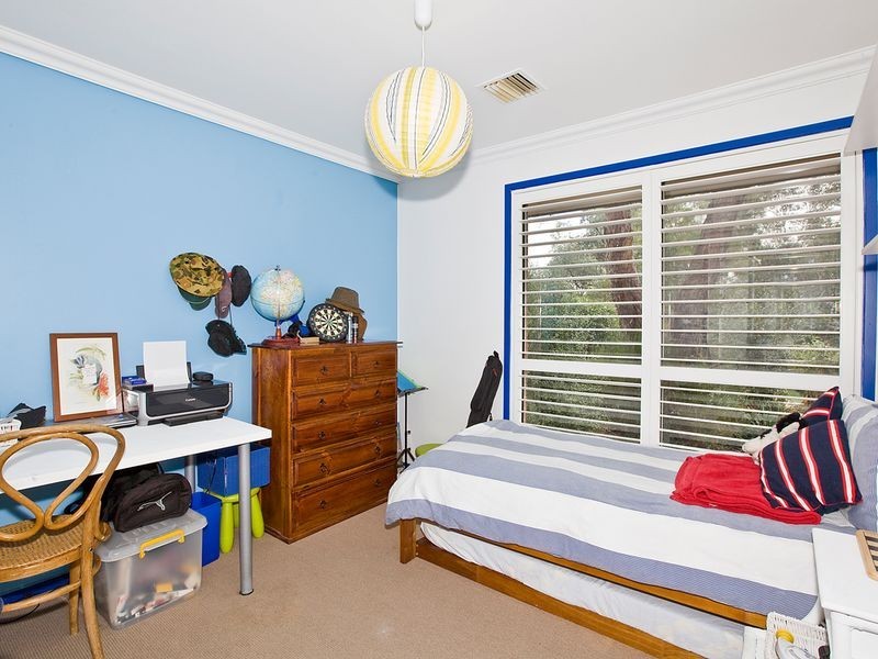 10 Kinlyside Avenue, Jerrabomberra NSW 2619